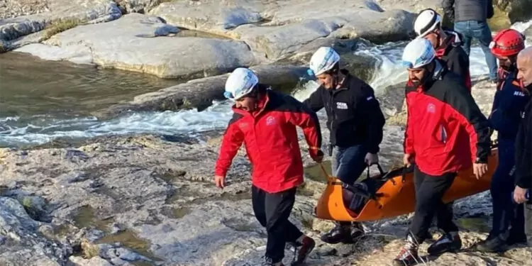 Ballıkayalar kanyonu'nda mahsur kalan kişi kurtarıldı