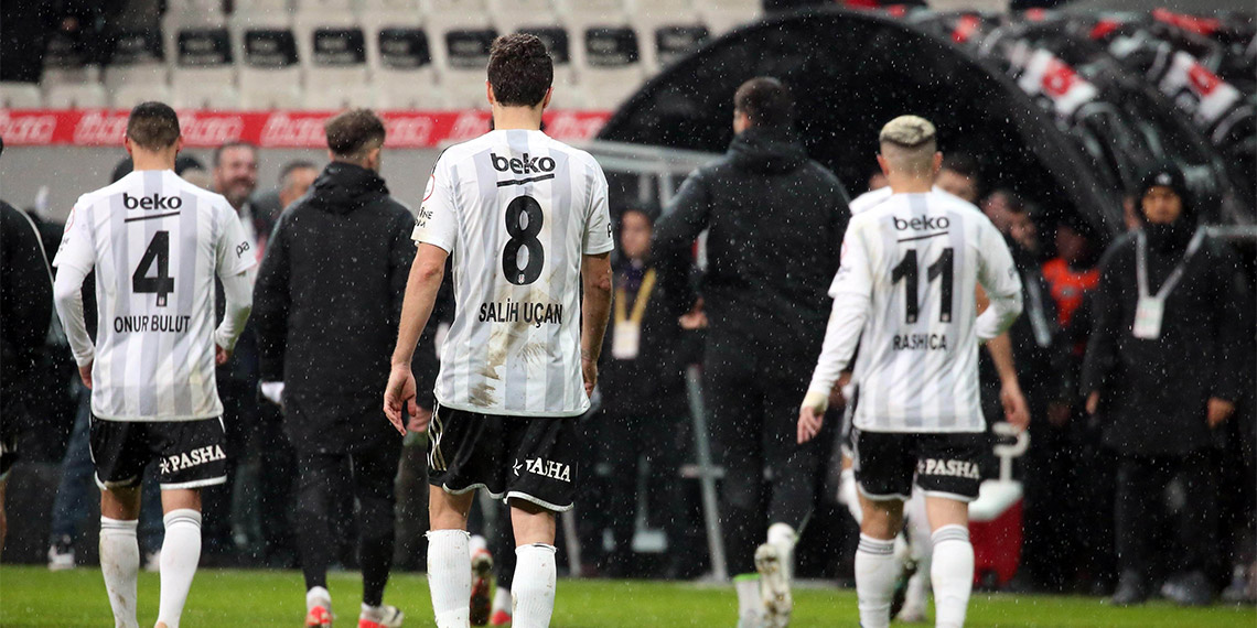 Süper Lig’in 17’nci haftasında Beşiktaş Alanyaspor'a 3-1 mağlup oldu. Alanyaspor’a galibiyeti getiren golleri 38’inci dakikada Yusuf Özdemir, 87’nci dakikada Janvier ve 90’ıncı dakikada Eduardo kaydetti. Beşiktaş’ın karşılaşmadaki tek golü 9’uncu dakikada Colley’den geldi.