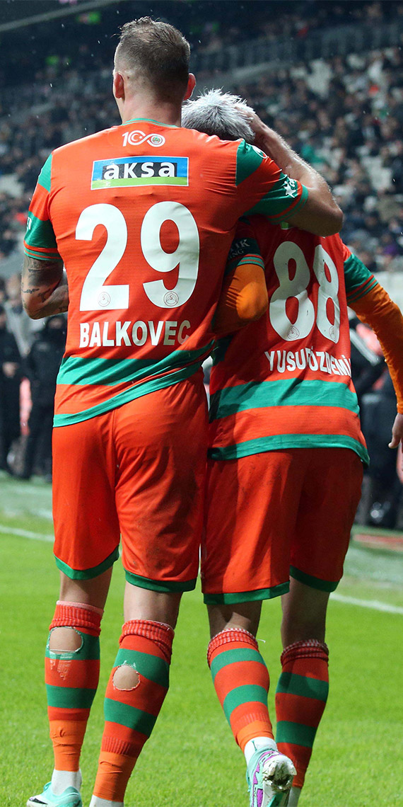 Beşiktaş Alanyaspor'a 3-1 mağlup oldu