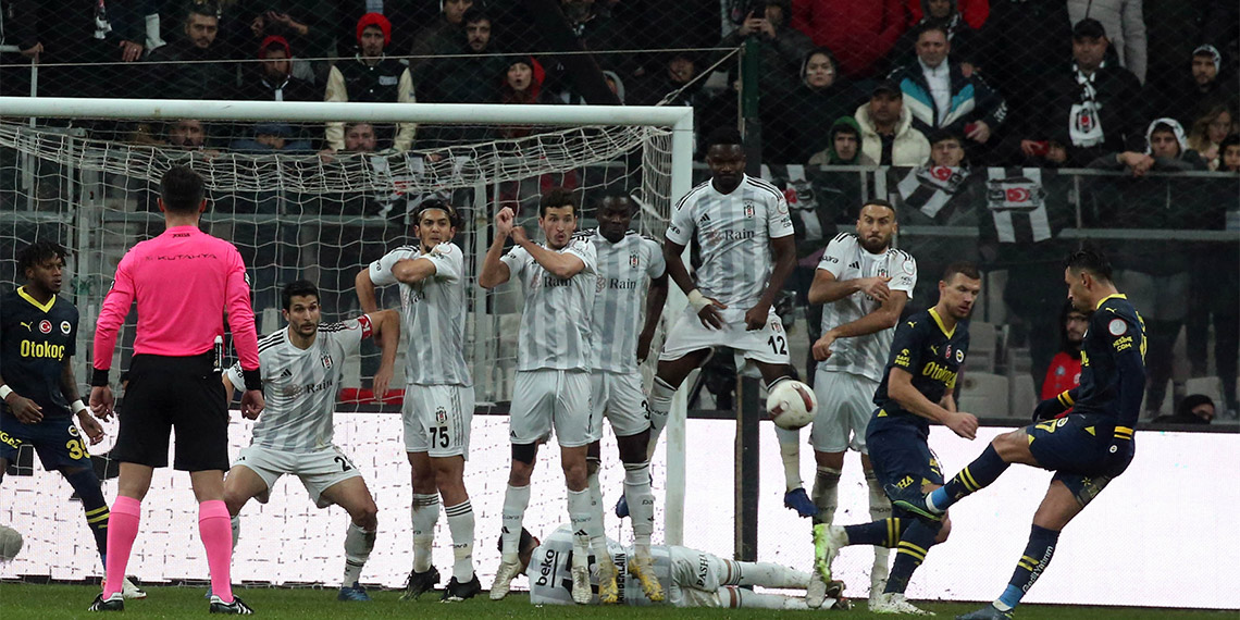 Beşiktaş Teknik Direktörü Rıza Çalımbay, “Hiç beklemediğimiz bir mağlubiyet oldu. Ben böyle bir oyun beklemiyordum” dedi.