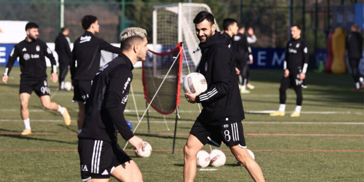 Rachid Ghezzal takımla birlikte çalıştı