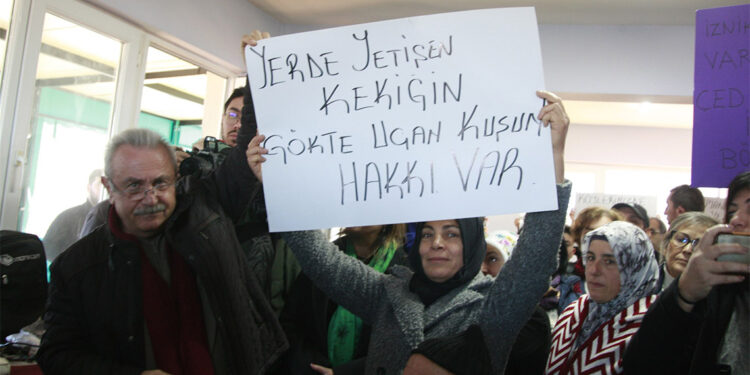 ÇED toplantısı mahalle sakinlerinin tepkisiyle yarıda kaldı