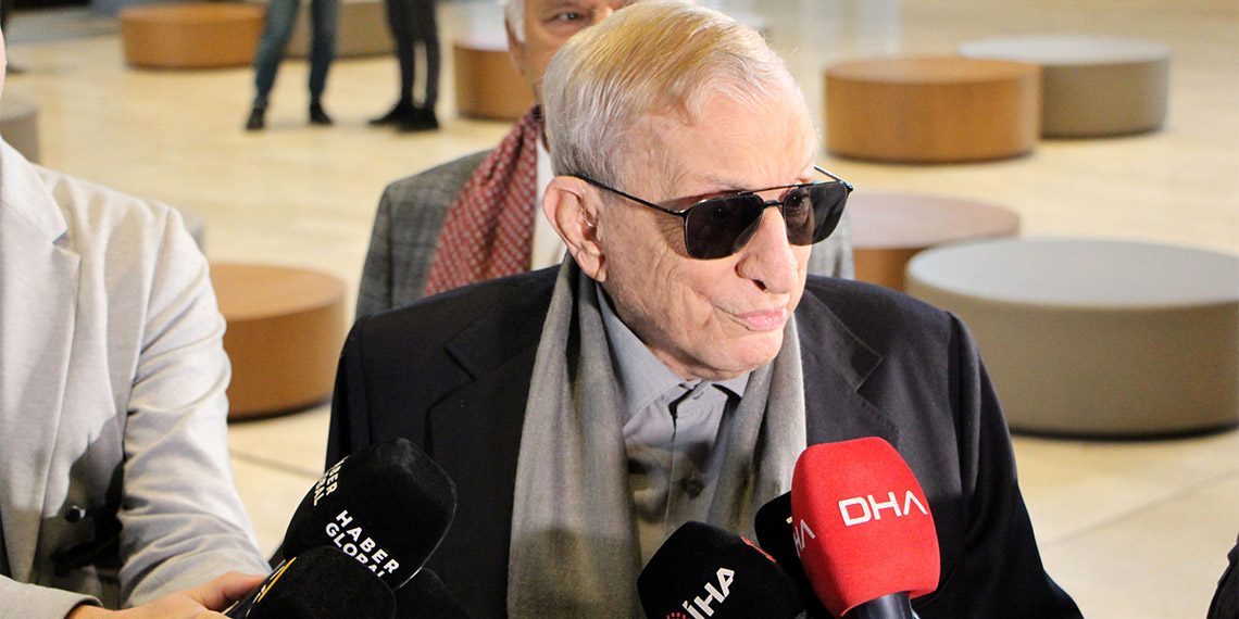 İstanbul'da hayatını kaybeden tiyatro ve sinema sanatçısı Can Gürzap için AKM'de tören düzenlendi. Can Gürzap'ın cenazesi düzenlenen törenin ardından Taksim Camii'ne götürüldü.