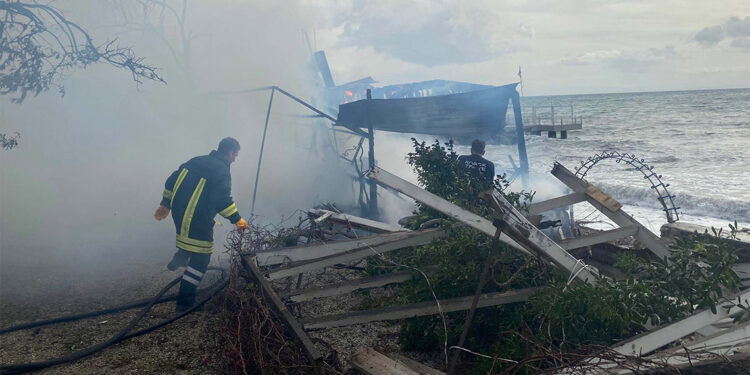 Çanakkale'de restoranda yangın