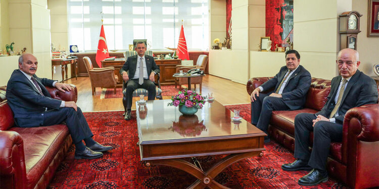 Özgür Özel Saadet Partisi heyetini kabul etti