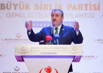 Asgari ücret minimum 17 bin liranın üzerinde olmalıdır