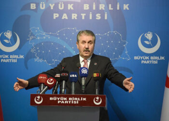 Asgari ücret yılda iki kez tespit edilmeye devam etmeli