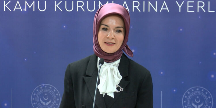 Devlet korumasından yararlanmış 851 genç kamuya atandı