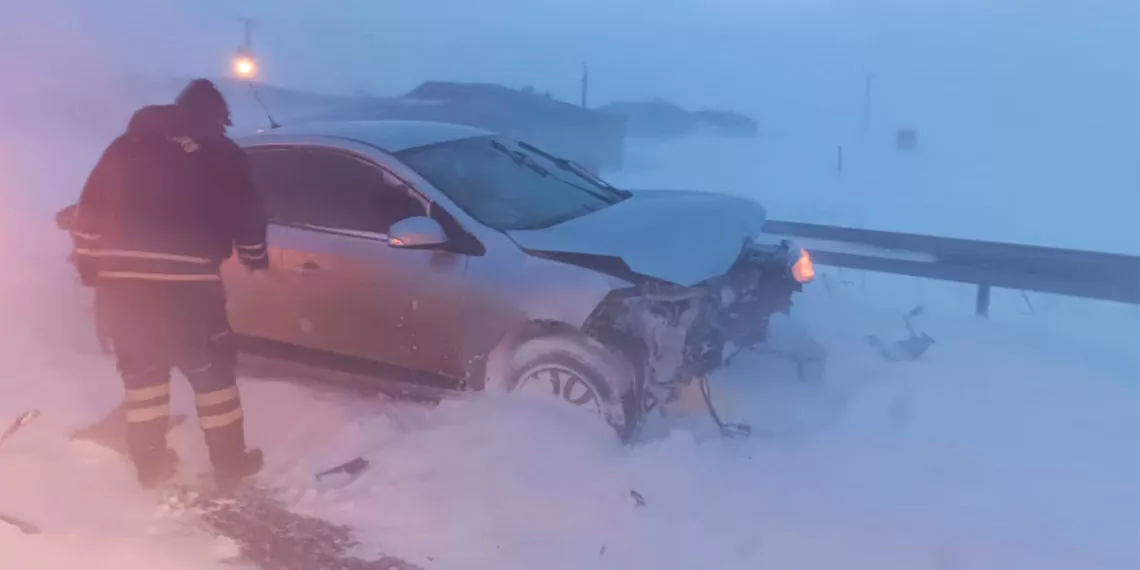 Doğu anadolu kara teslim; yollar kapandı, çok sayıda kaza meydana geldi. Kars ve ağrı'da meydana gelen trafik kazasında 1 kişi öldü, 23 kişi de yaralandı.