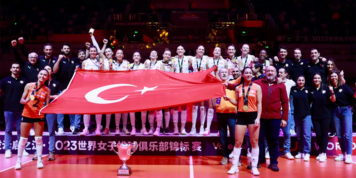 2023 fivb kulüpler dünya şampiyonası finali'nde vakıfbank'ı 3-2 yenen eczacıbaşı dynavit dünya şampiyonu oldu.