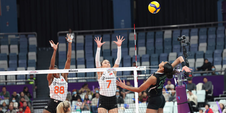 Eczacıbaşı Dynavit dünya şampiyonu oldu