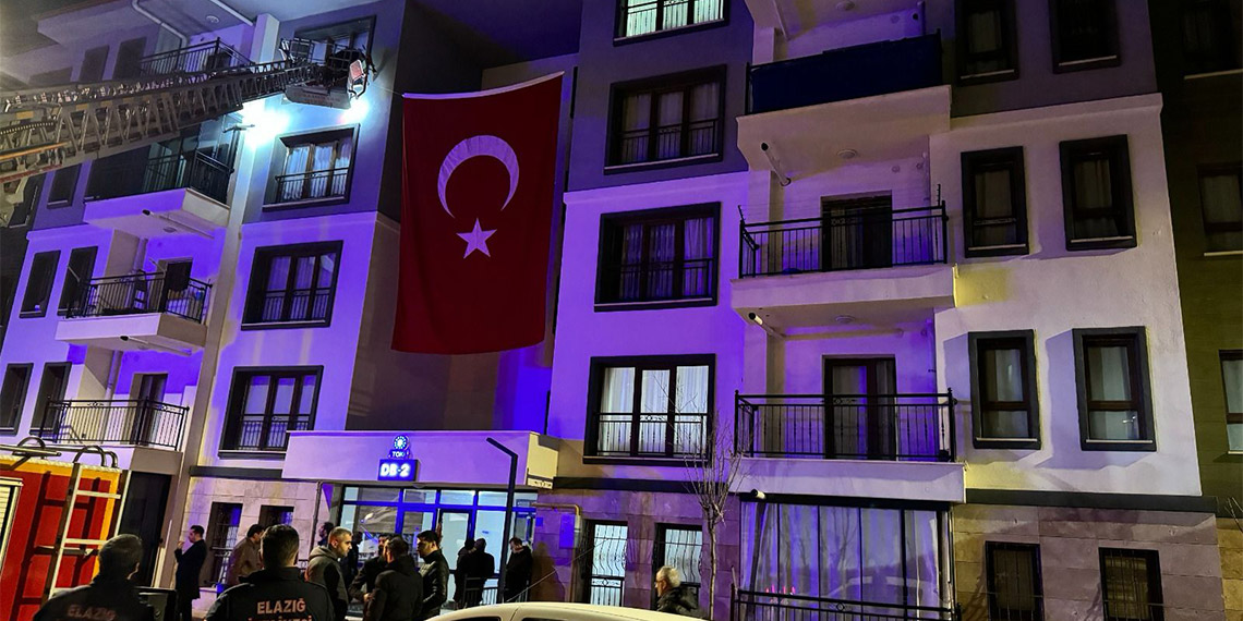 Pençe- Kilit Harekatı bölgesinde üs bölgesine sızmaya çalışan teröristlerle çıkan çatışmada şehit düşen askerlerimizin baba ocağına ateş düştü.