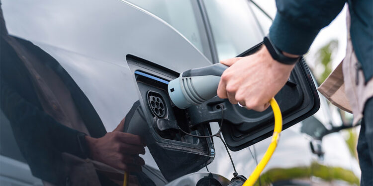 Türkiye ve Birleşik Krallık arasında elektrikli araç ticaretinin süresi uzatıldı