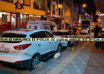 Esenler'de sokak ortasında silahlı saldırı