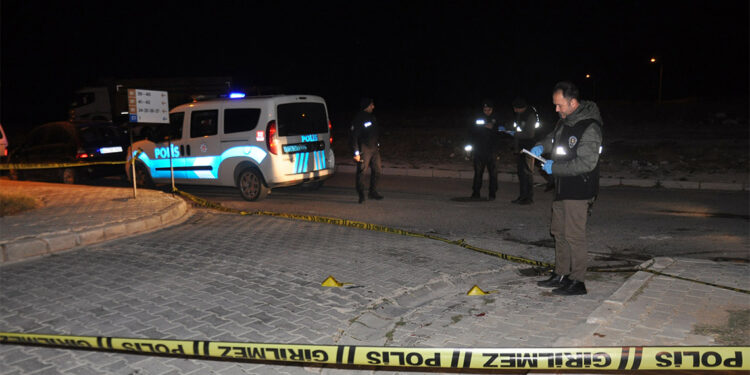 Eski damat ve kayınpeder arasında bıçaklı kavga