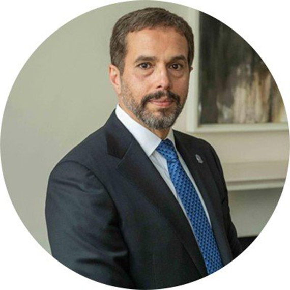 Eski Libya Krallığı’nın Veliaht Prensi Muhammed El Senussi, “Libya'nın demokratik modeli, anayasal monarşi platformu üzerine inşa edilmişti; zira bu, Libya'nın kendine özgü demografisine ve tarihine en uygun demokrasi biçimidir. Ama Libya'nın özünde demokrasi var” dedi.