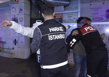Fatih'te 30 noktada asayiş denetimi yapıldı