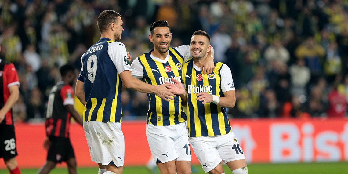 UEFA Konferans Ligi H Grubu 6’ncı ve son hafta maçında Fenerbahçe Spartak Trnava’yı 4-0 yendi. Bu sonuçla grubunda 12 puanla lider durumda bulunan Fenerbahçe, adını son 16 turuna yazdırdı.