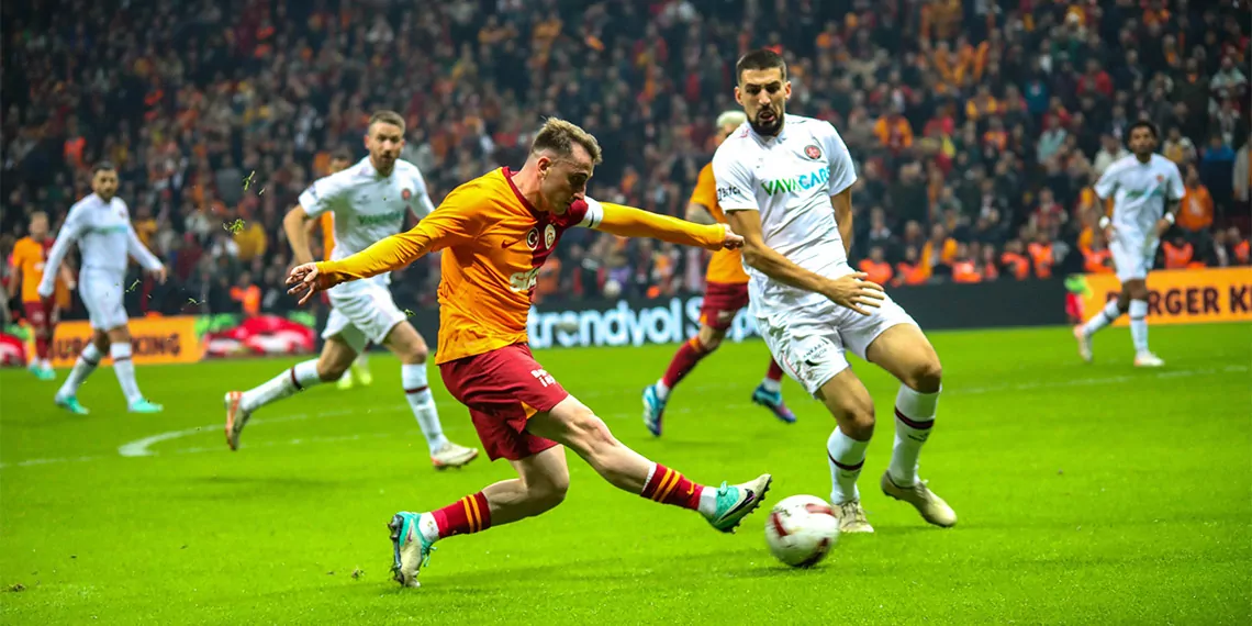 Süper lig'in 17'nci haftasında galatasaray fatih karagümrük'ü 1-0 mağlup etti. Galatasaray'a galibiyeti getiren golü 41'inci dakikada kerem aktürkoğlu kaydetti.