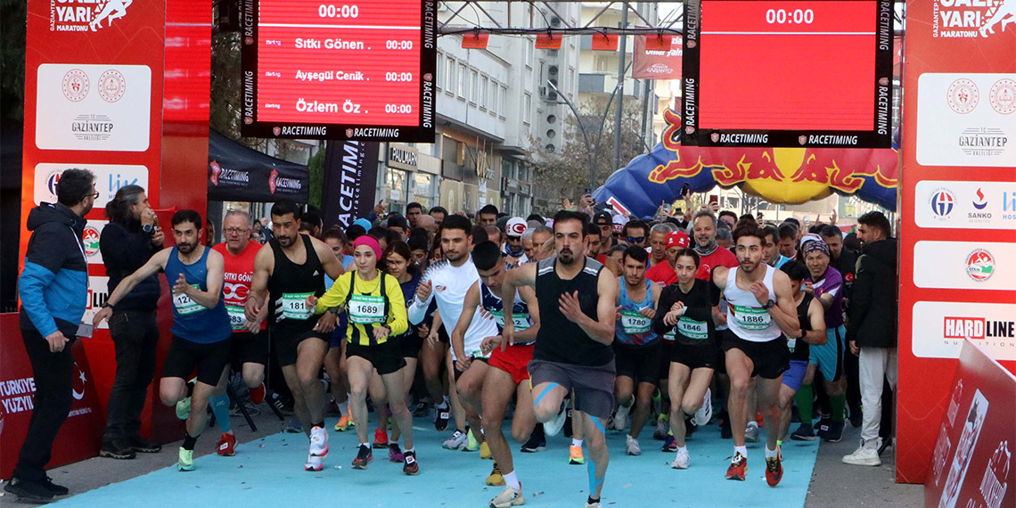 Gaziantep'te 5'inci Gazi Yarı Maratonu'nda ödüller sahiplerini buldu