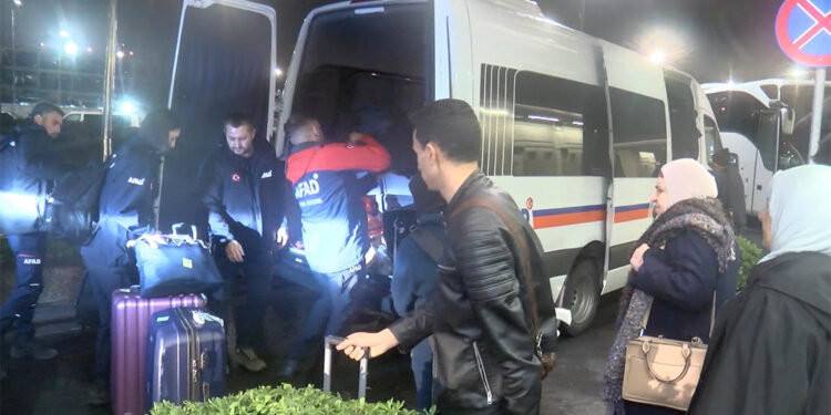 Gazze'den Mısır'a tahliye edilen 130 kişilik kafile İstanbul'da