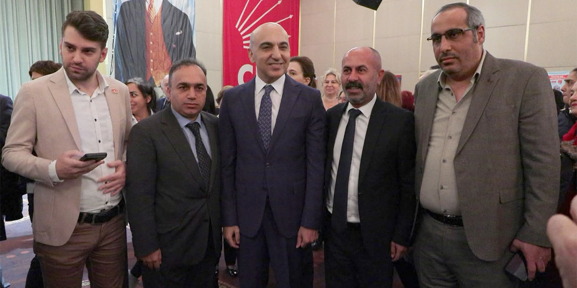 CHP İstanbul İl Başkanlığı’na iki gün önce başvurarak İBB Başkanlığı'na aday adayı olan Bakırköy Belediye Başkanı Bülent Kerimoğlu, "İttifaksız İstanbul'u kazanacağız" dedi.