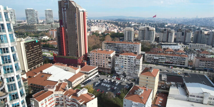 İSPARK açık otoparkının bulunduğu arsa satıldı