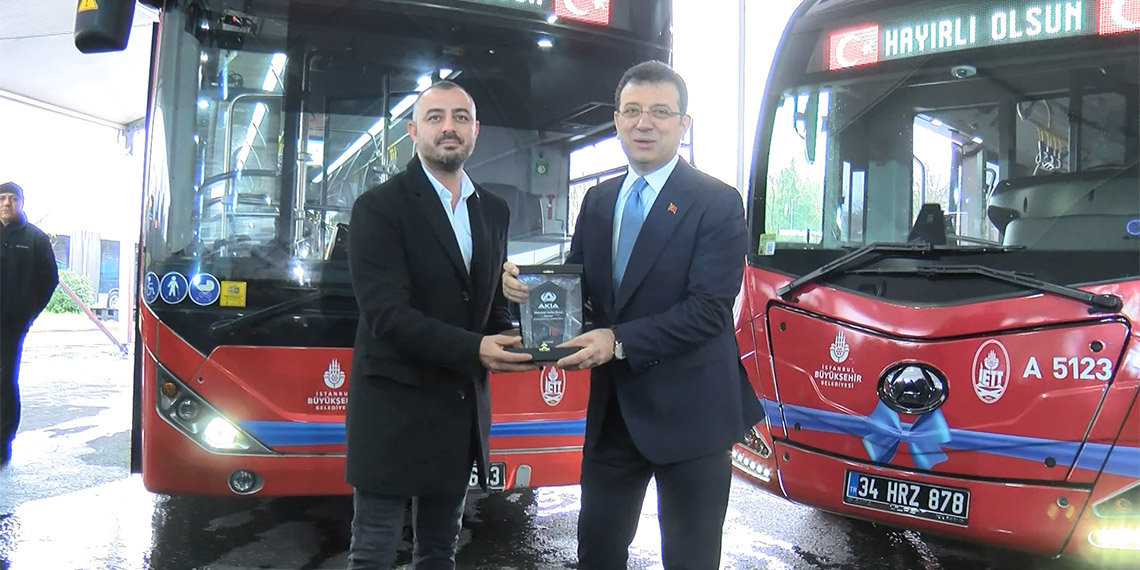 İstanbul Büyükşehir Belediye Başkanı Ekrem İmamoğlu, "Bu depremin yarattığı endişe veya elbette ki bir kısım korku İstanbulluları etkilemiştir. Sürecin analizini birlikte yapmaya çalışacağız" dedi.