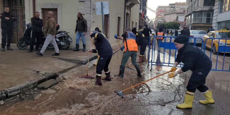İskenderun'da yaşanan sel felaketinde milyonlarca liralık zarar