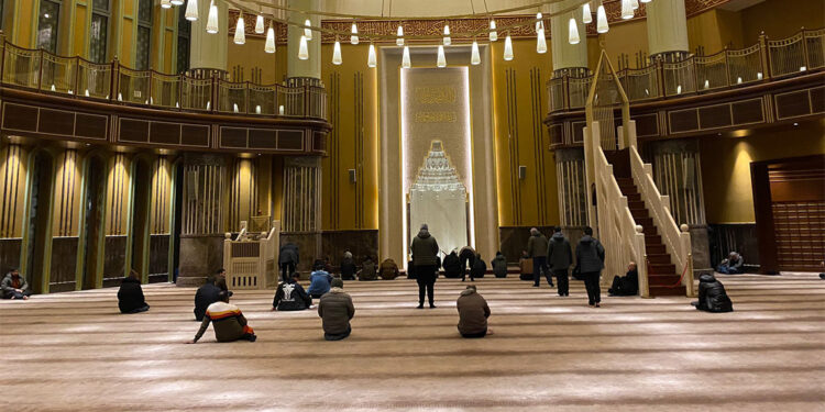 Şehit olan askerler için Taksim Camii'nde dua edildi
