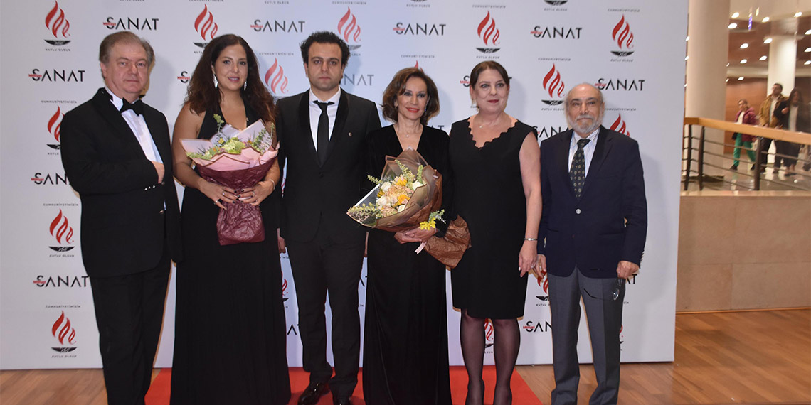 İzmir'de 'Atatürk'ü Anlamak' konseri düzenlendi