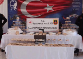 Jandarma ekipleri Başakşehir'de 38 kilogram metamfetamin ele geçirdi