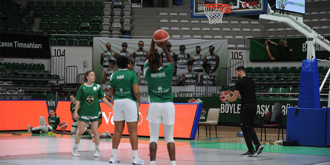 Bursa Uludağ Kadın Basketbol Takımı takım kaptanı Eda Şahin, vize sorunu nedeniyle eksik kadro ve sakat çıktıkları maçı anlattı.