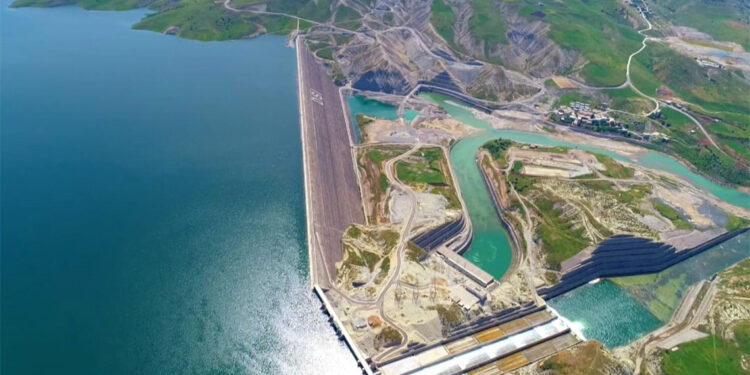 Karakaya HES'in türbinleri yenileniyor