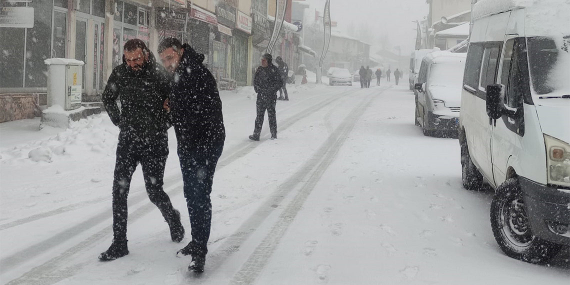 Karlıova'da eğitime bir gün ara verildi