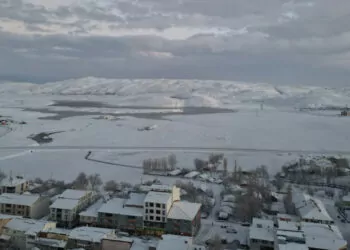 Kar yağışı nedeniyle kapanan 40 köy yolu açıldı