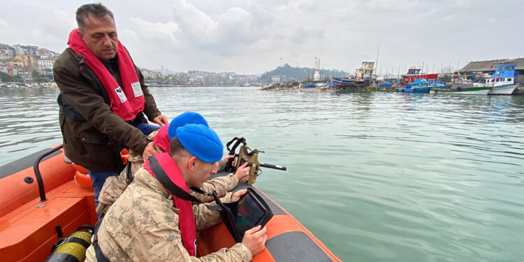 Kayıp gemi personelini arama çalışmaları 25'inci gününde