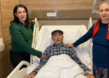 Mesanesinde oluşan 8 santimetrelik taştan ameliyatla kurtuldu