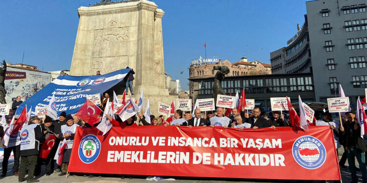 Onurlu ve insanca bir yaşam emeklilerin de hakkıdır