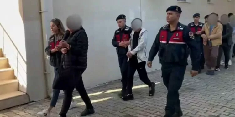 Mersin'de fuhuş operasyonu; 4 kadın kurtarıldı