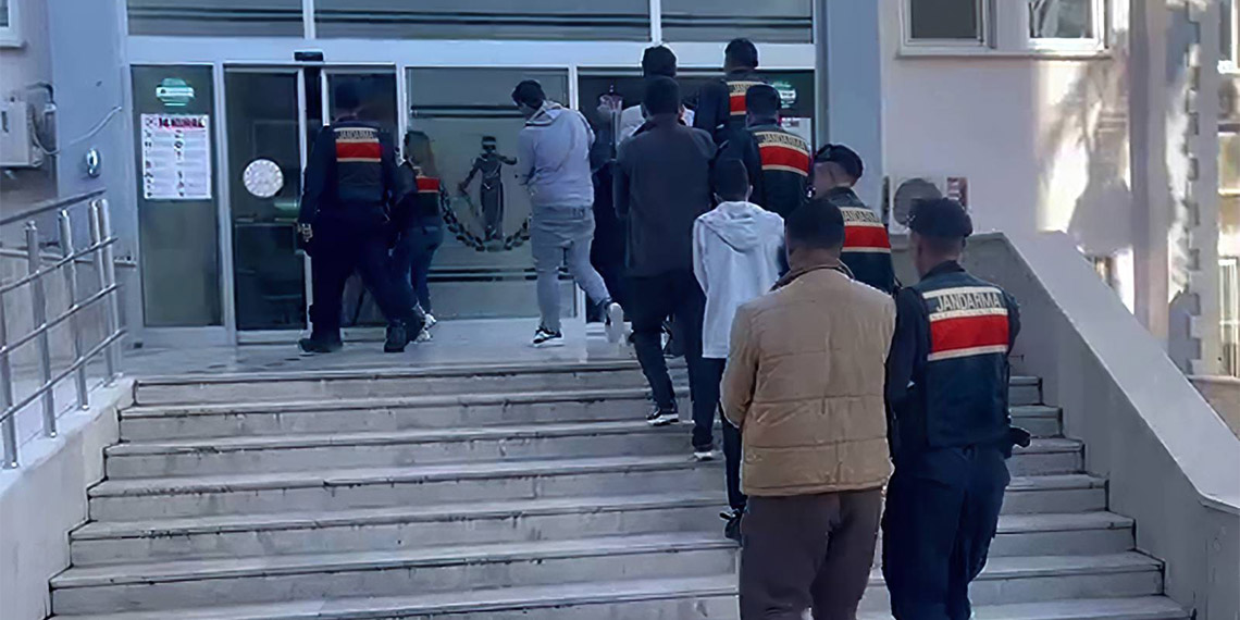 Mersin'de fuhuş operasyonu; 4 kadın kurtarıldı