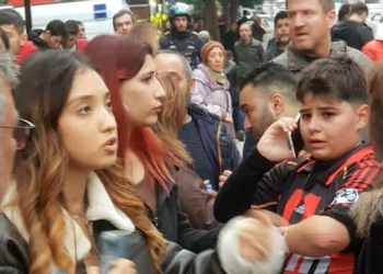 Yürüyen merdiven ters yönde hareket etti, 5 kişi yaralandı