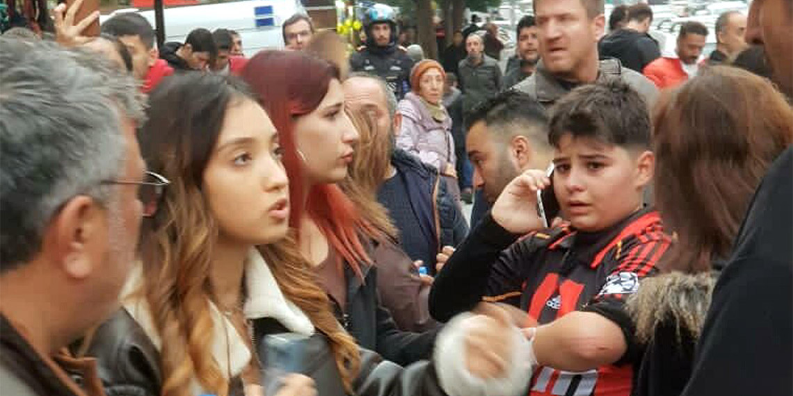 Yürüyen merdiven ters yönde hareket etti, 5 kişi yaralandı