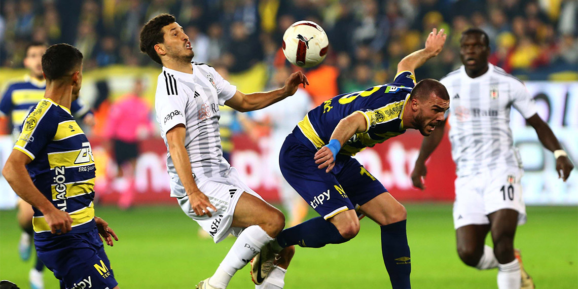 Süper Lig’in 14’üncü hafta mücadelesinde MKE Ankaragücü-Beşiktaş ile 1-1 berabere kaldı.