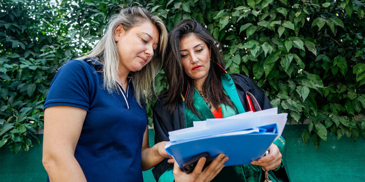 Öğrencisini merdivenden iterek yaralayan okul müdürüne 9 bin lira ceza