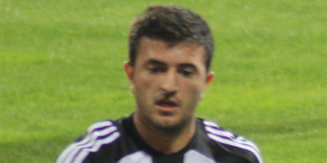 Ünlü futbolcu Rıdvan Şimşek de hakemleri darp etti