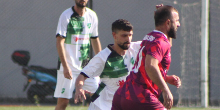 Ünlü futbolcu Rıdvan Şimşek de hakemleri darp etti