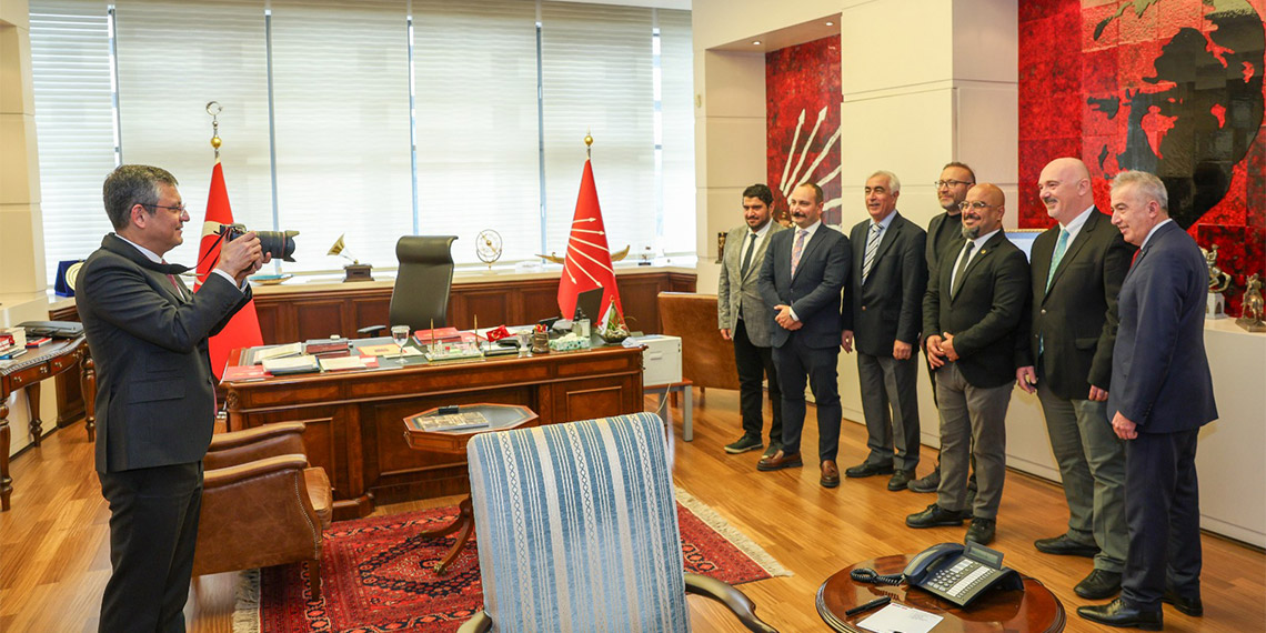 Vekil olduğumdan bu yana misafirhanede kalıyorum