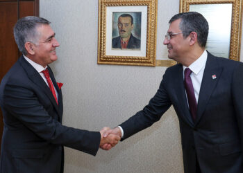 Özgür Özel TÜSİAD Başkanı ile bir araya geldi