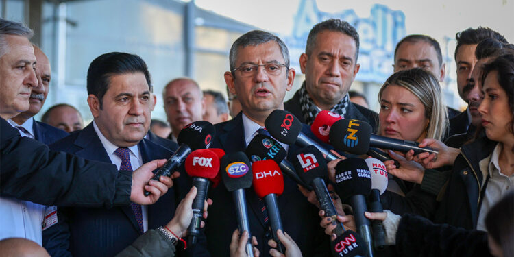 Özgür Özel'den Saadet Partili Hasan Bitmez'e ziyaret